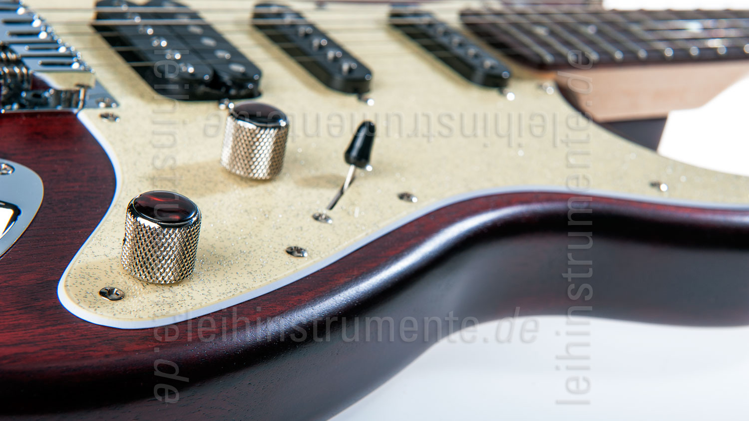 zur Artikelbeschreibung / Preis E-Gitarre BERSTECHER Old Whisky (Edition Goldsmith) + Koffer - made in Germany