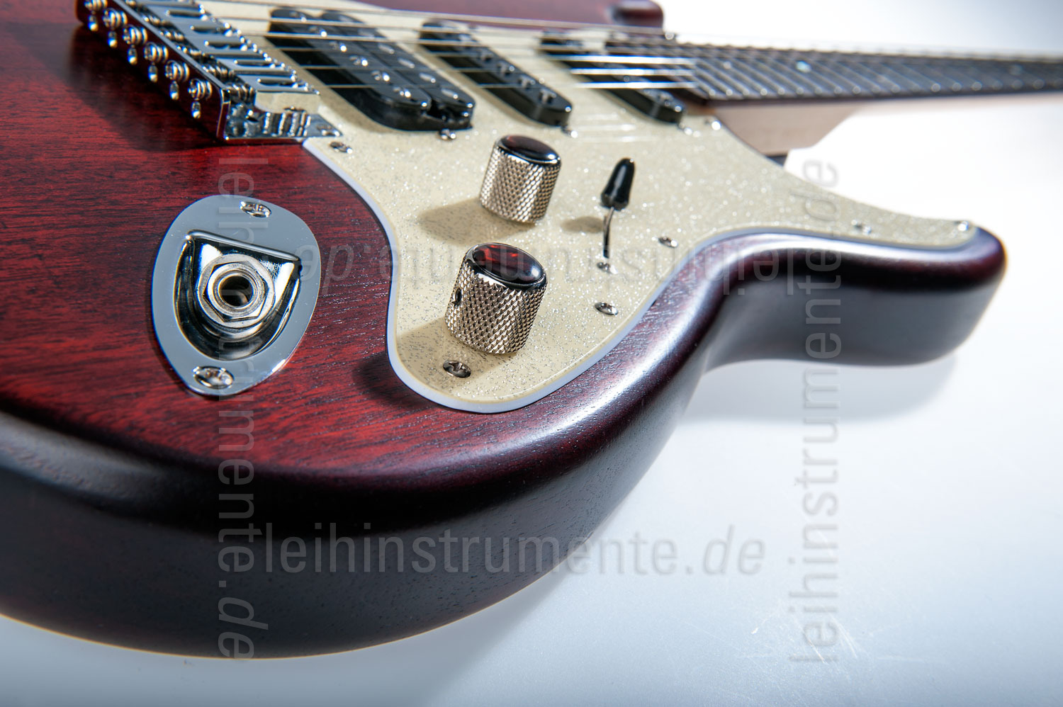 zur Artikelbeschreibung / Preis E-Gitarre BERSTECHER Old Whisky (Edition Goldsmith) + Koffer - made in Germany