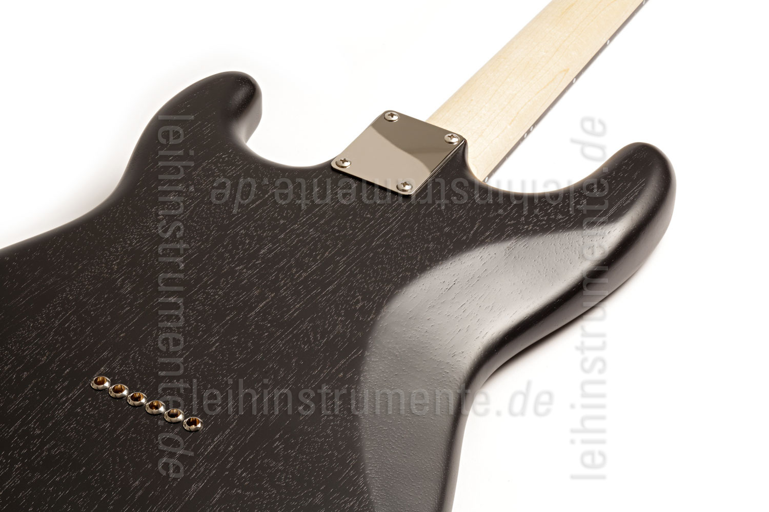 zur Artikelbeschreibung / Preis E-Gitarre BERSTECHER Deluxe - Black / Floral Black + Koffer - made in Germany