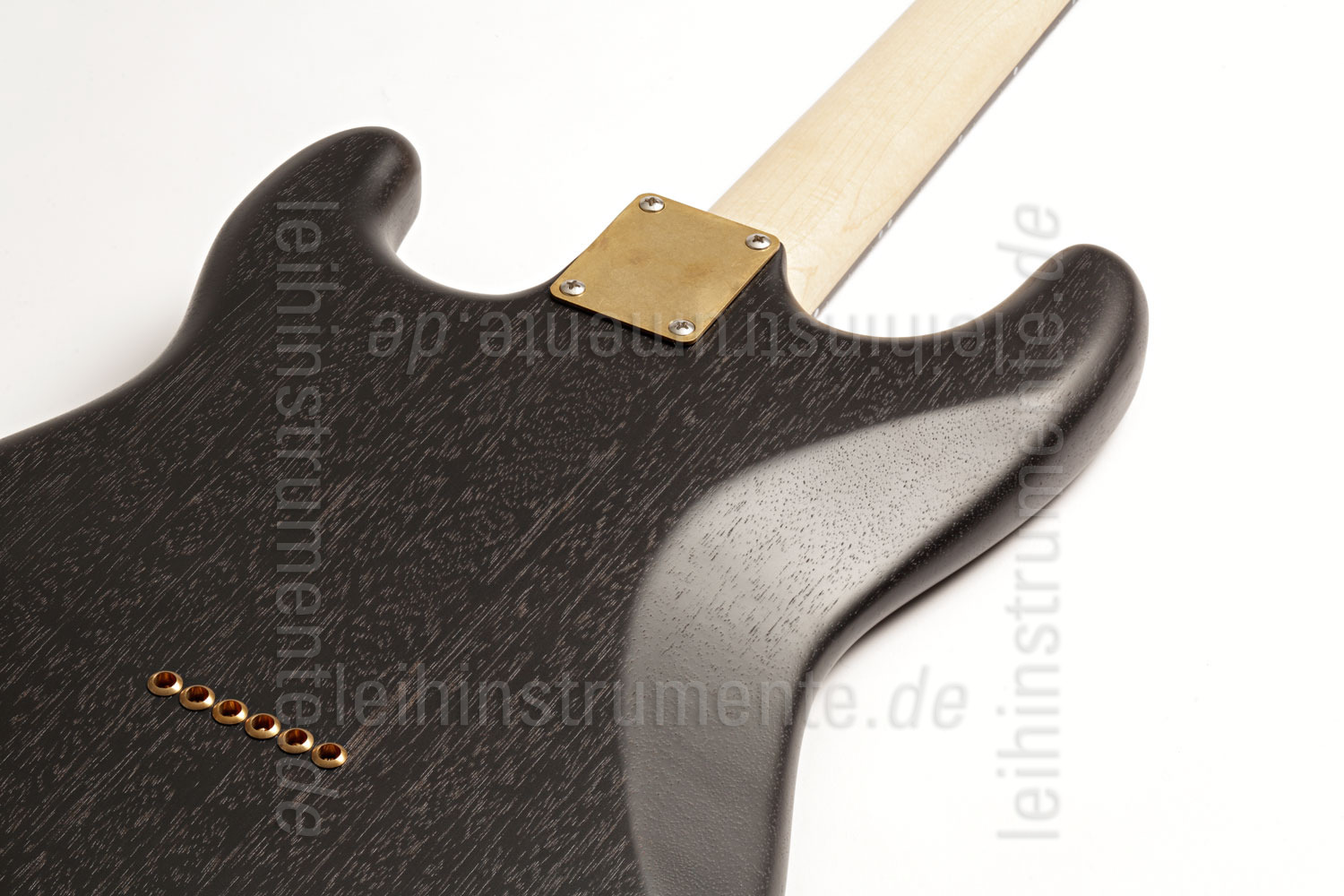 zur Artikelbeschreibung / Preis E-Gitarre BERSTECHER Deluxe Vintage - Black / Floral Red + Koffer - made in Germany
