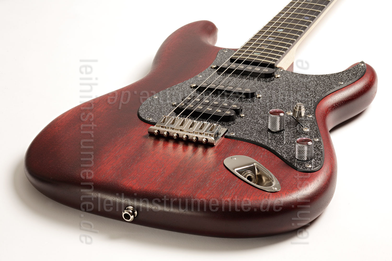 zur Artikelbeschreibung / Preis E-Gitarre BERSTECHER Deluxe - Black Cherry / Black Sparkle + Koffer - made in Germany
