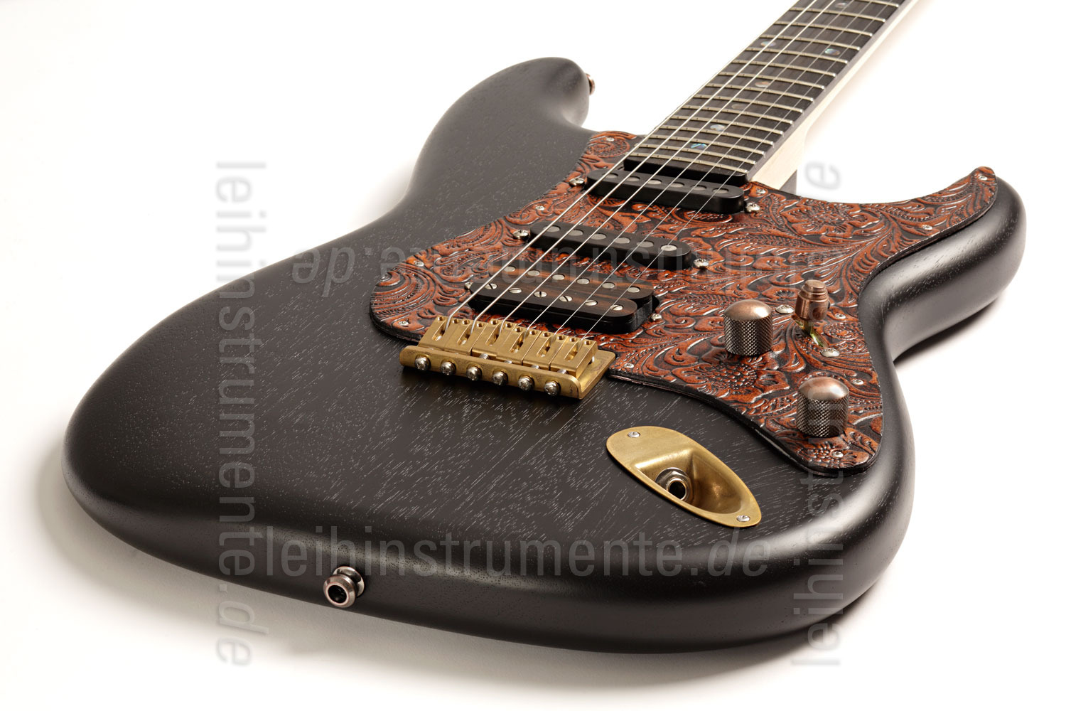 zur Artikelbeschreibung / Preis E-Gitarre BERSTECHER Deluxe Vintage - Black / Floral Amber + Koffer - made in Germany