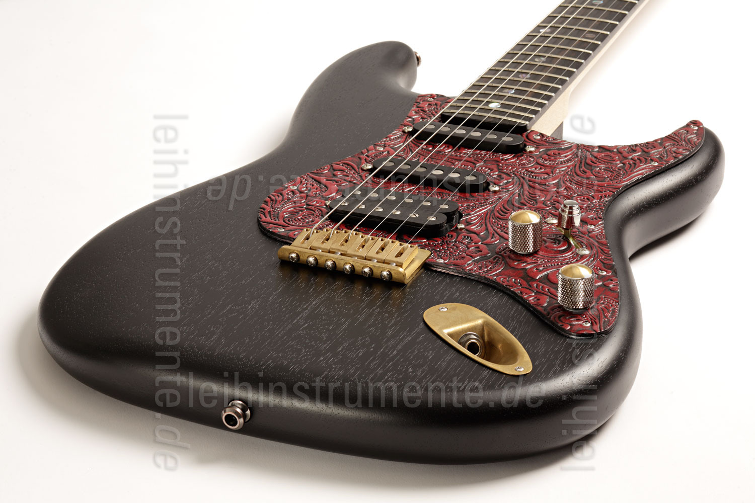 zur Artikelbeschreibung / Preis E-Gitarre BERSTECHER Deluxe Vintage - Black / Floral Red + Koffer - made in Germany