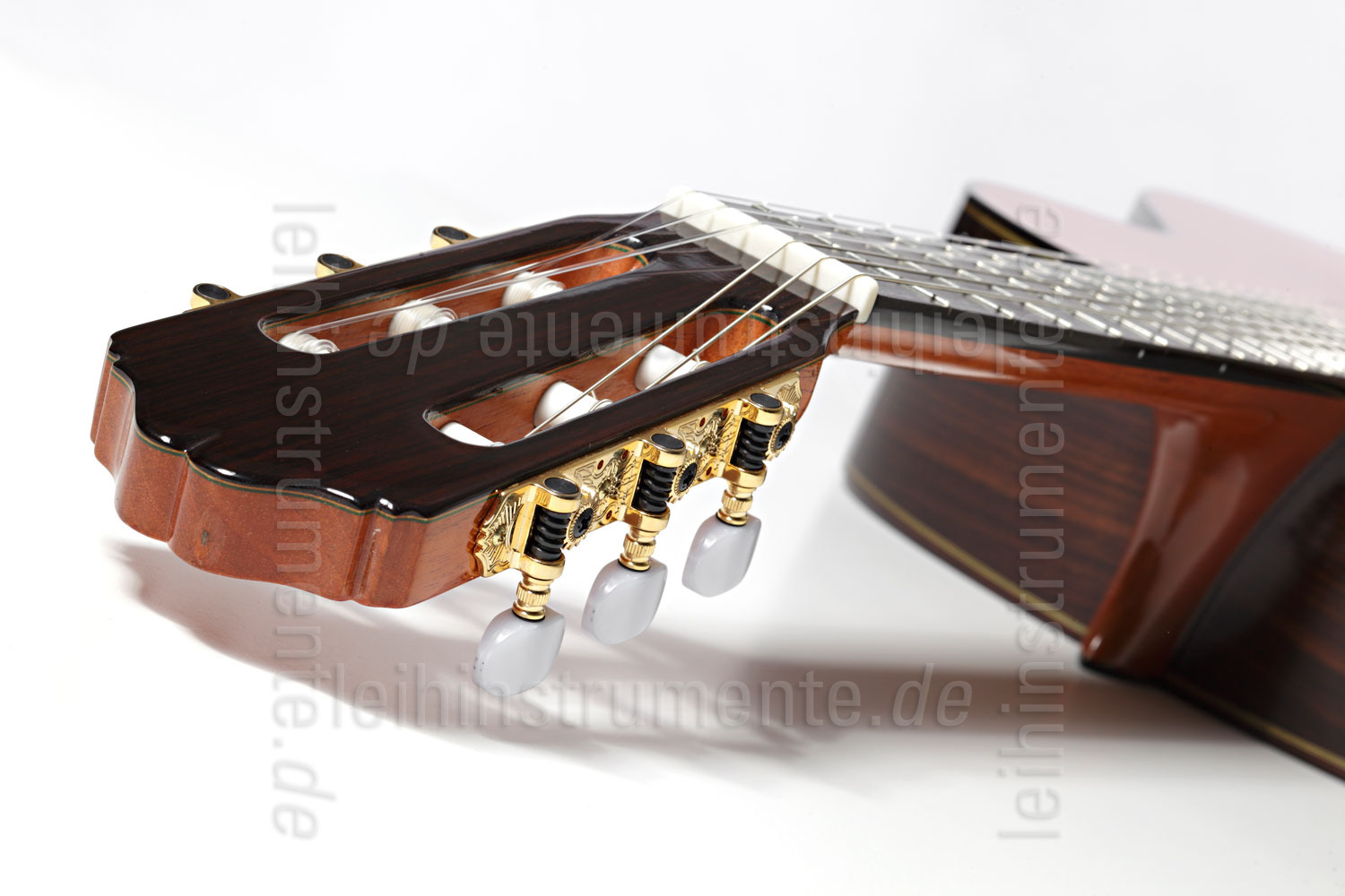 zur Artikelbeschreibung / Preis Spanische Konzertgitarre VALDEZ MODELL 38 F - vollmassiv - Fichtendecke